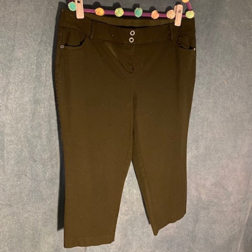 Alfani Black Capris
